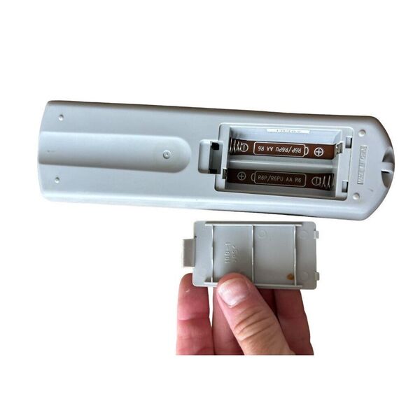 JVC RM-SXV065J Remote Control For TV/DVD Player - Picture 3 of 4